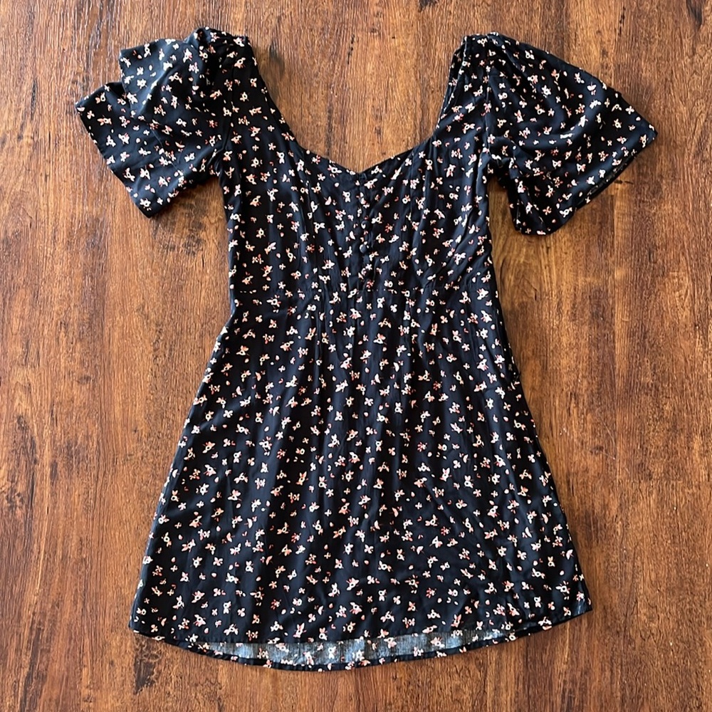 BILLABONG// black floral dress